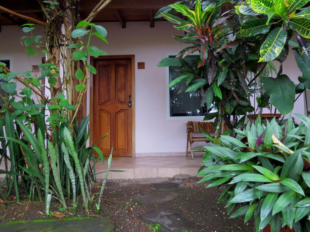 Hotel Vagabondo La Fortuna Exterior photo