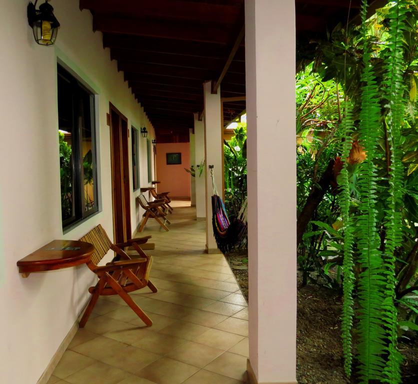 Hotel Vagabondo La Fortuna Exterior photo