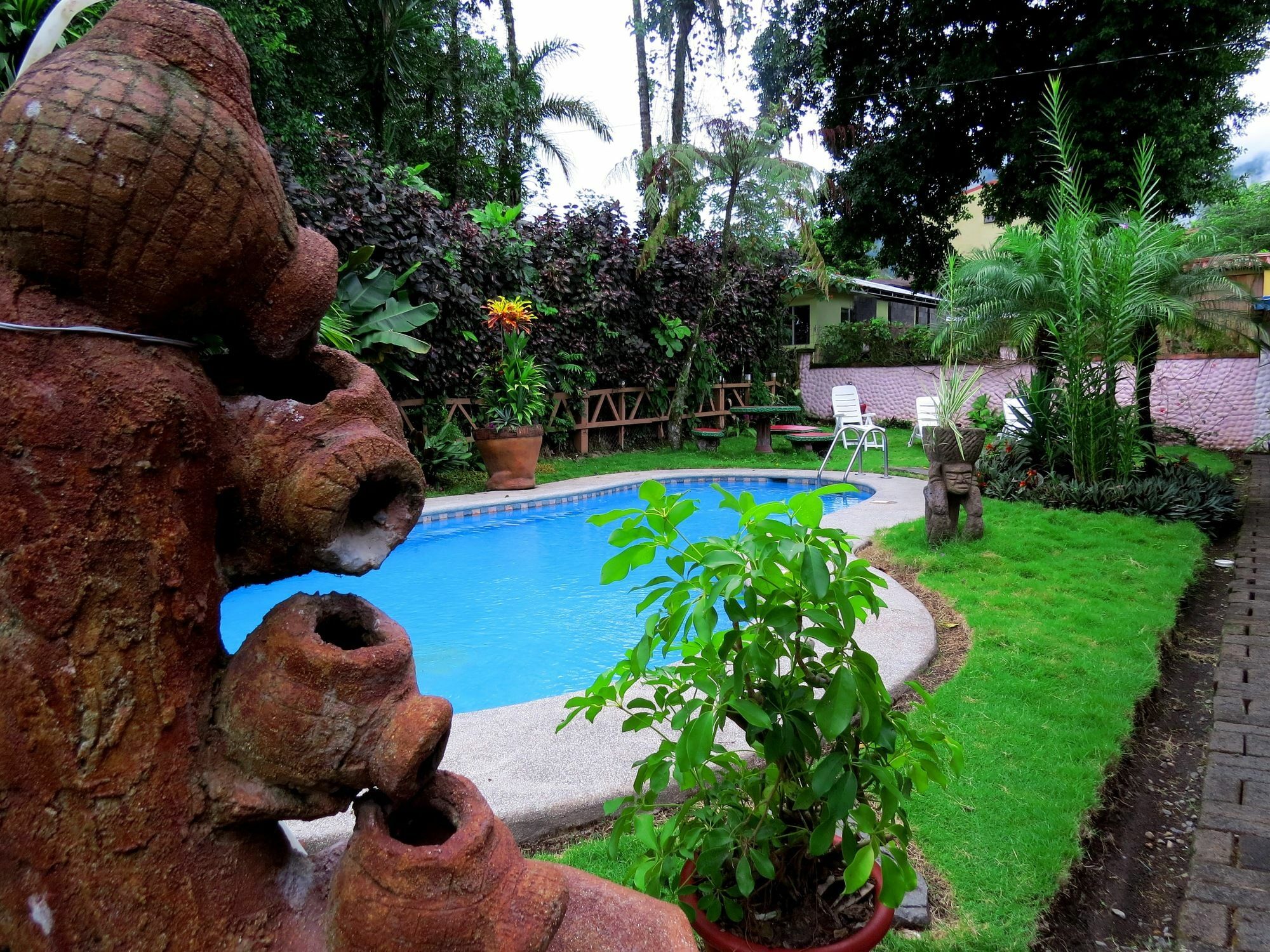 Hotel Vagabondo La Fortuna Exterior photo