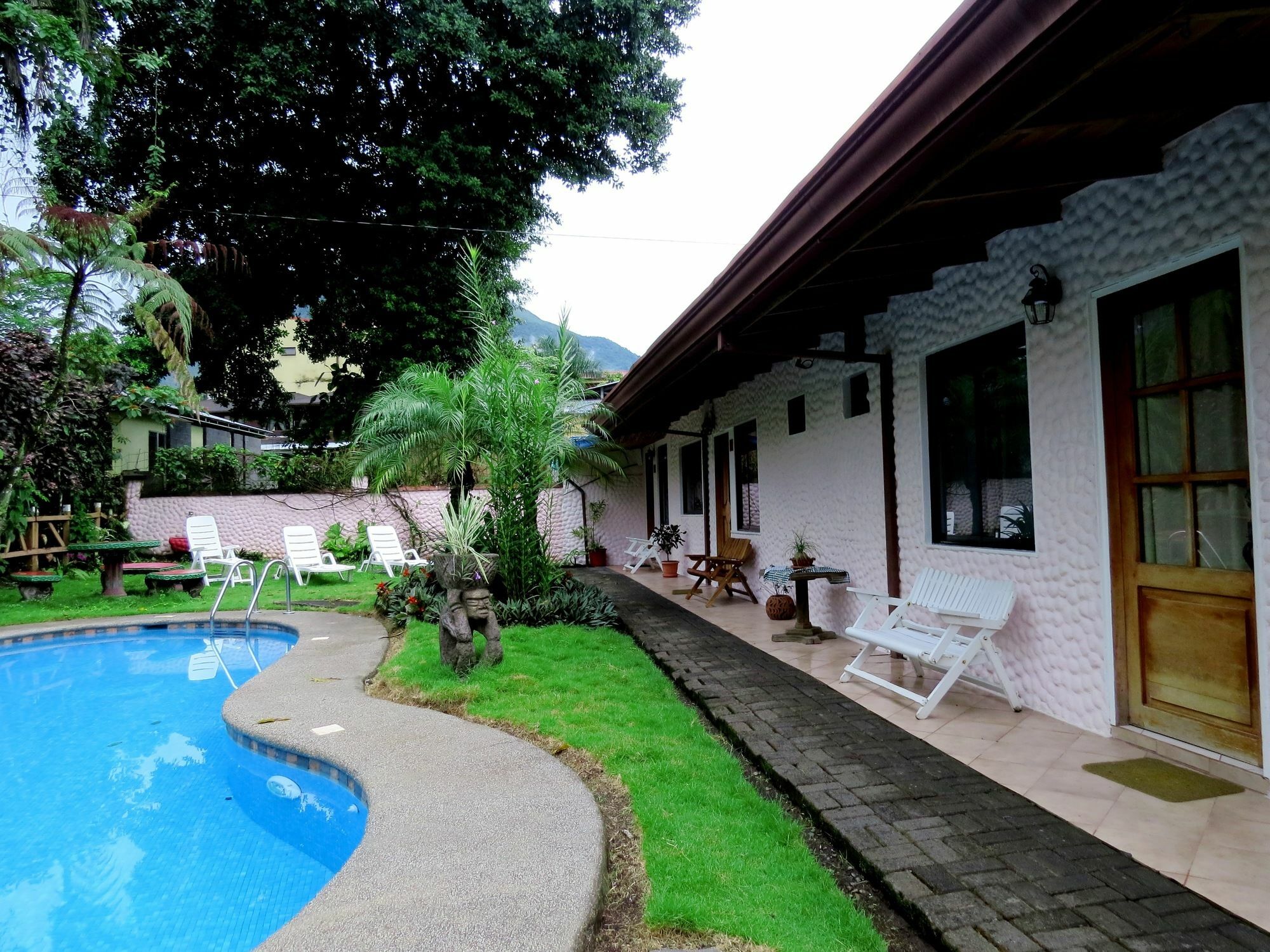Hotel Vagabondo La Fortuna Exterior photo